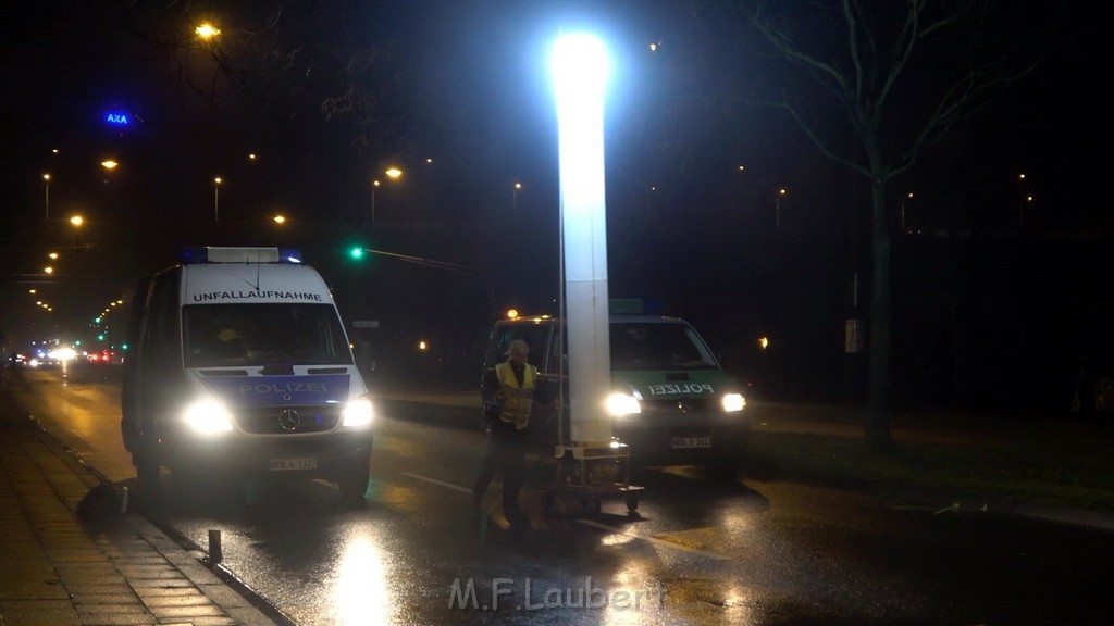 VU Person sitzend angefahren Koeln Riehl (TK) P08.jpg